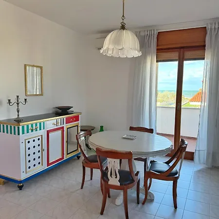 Panorama Apartment *